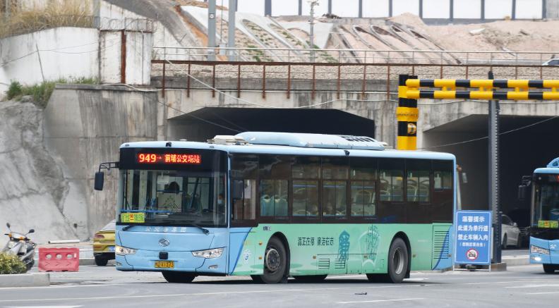 �»�չ�����Ͻ���������ĩվ����