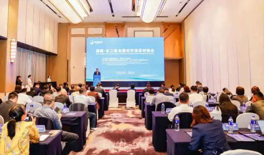 ���ϡ������ǻ�չ������Ŀ�Խӻ����Ϻ�����