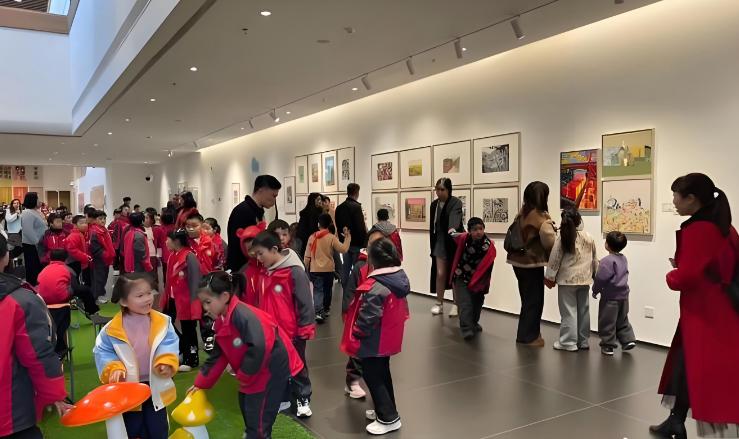 2025�ٶ�������Ʒչ�������ڸ�����ƽ�п�Ļ