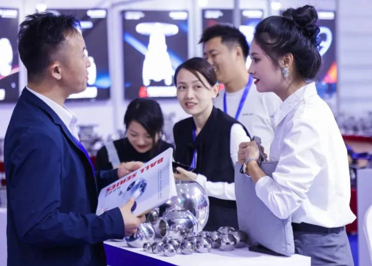 2025�й���ý�弼��չ