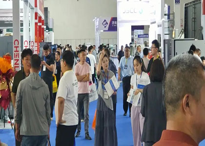 2026�й�����̨�����渨��ɴ���߷�װ����չ����